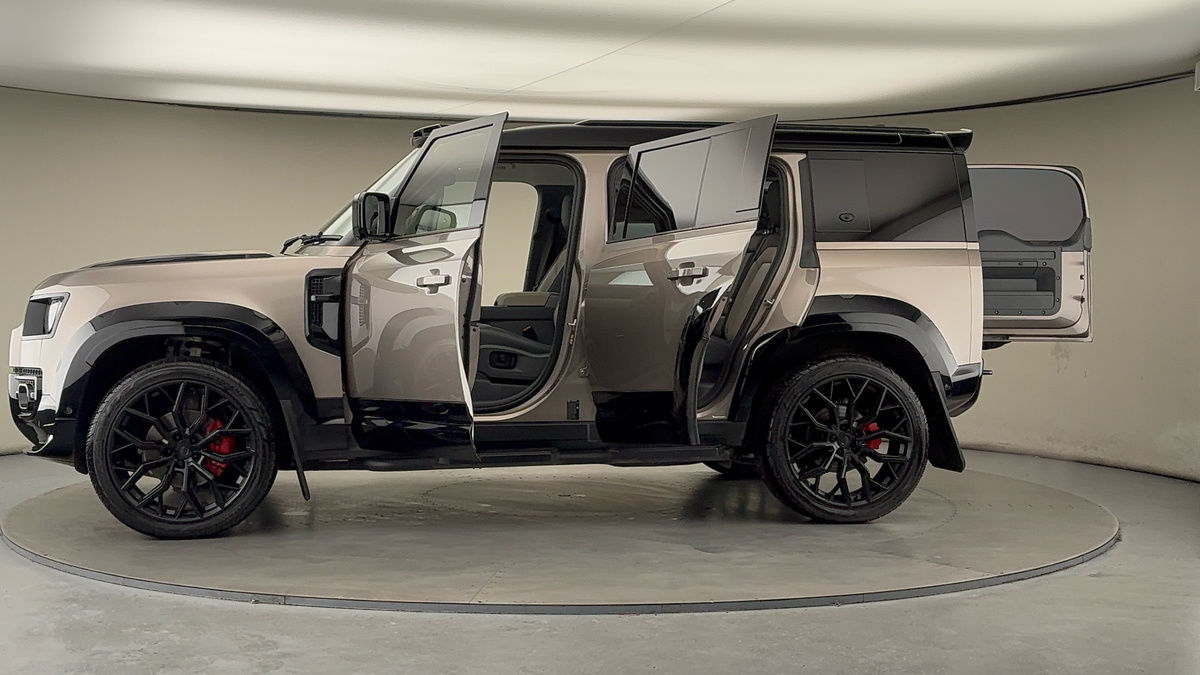 Used Land Rover Defender 110 2023 for sale - 77107385: Photo 52