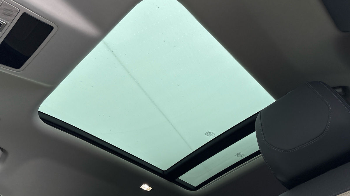 Used Land Rover Defender 110 2023 for sale - 77107385: Photo 6