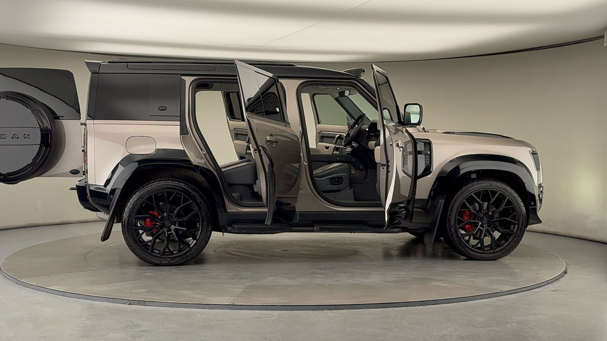 Used Land Rover Defender 110 2023 for sale - 77107385: Photo 61