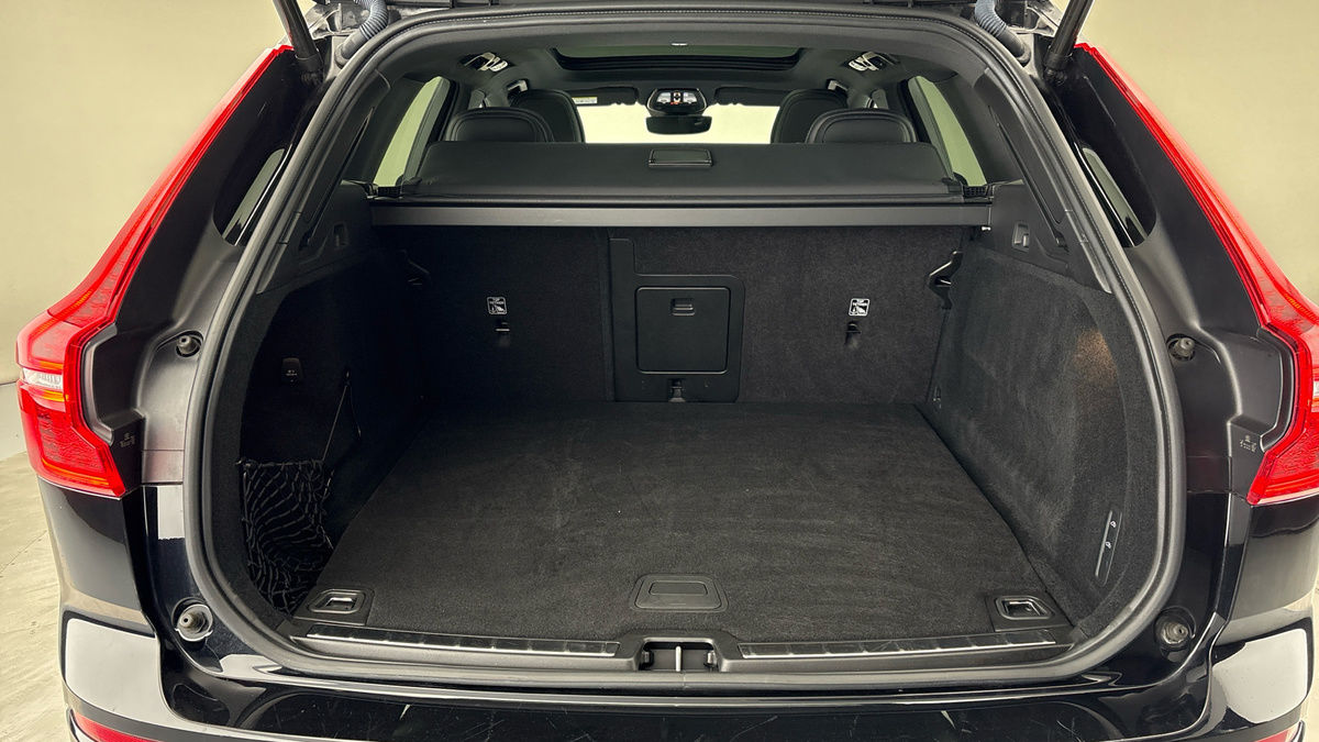 Used Volvo XC60 2022 for sale - 76280705: Photo 11