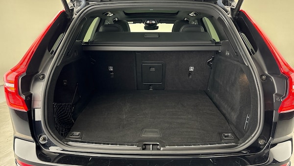 Used Volvo XC60 2022 for sale - 76280705: Photo 11
