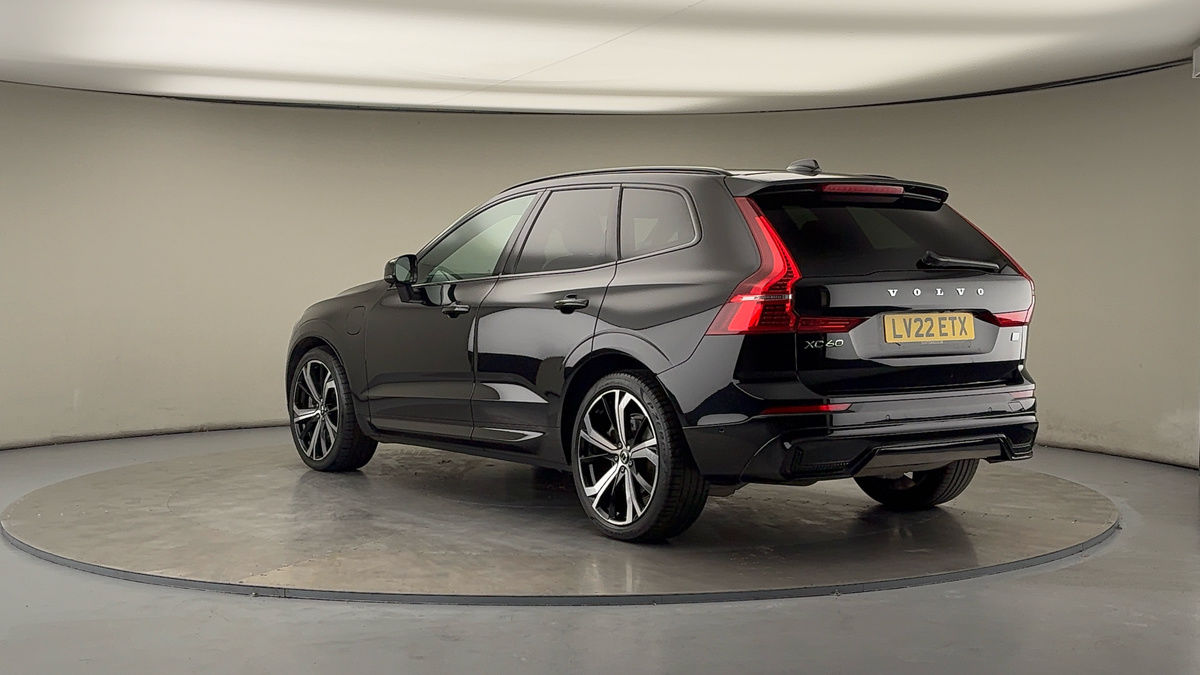 Used Volvo XC60 2022 for sale - 76280705: Photo 2