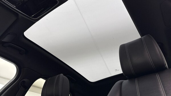 Used Land Rover Range Rover Velar 2021 for sale - 76236438: Photo 6