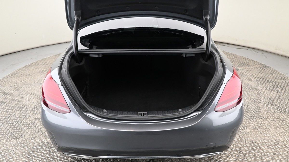 Used Mercedes-Benz C Class 2019 for sale - 76470849: Photo 18