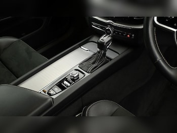 Used Volvo XC60 2018 for sale - 75549358: Photo