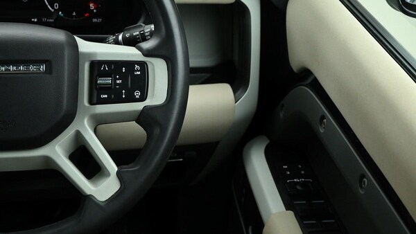 Used Land Rover Defender 110 2023 for sale - 74593384: Photo 16