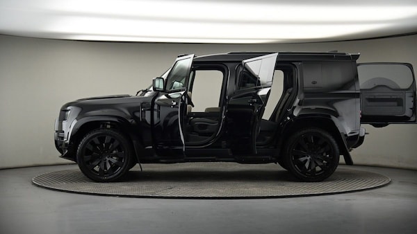 Used Land Rover Defender 110 2023 for sale - 74593384: Photo 51