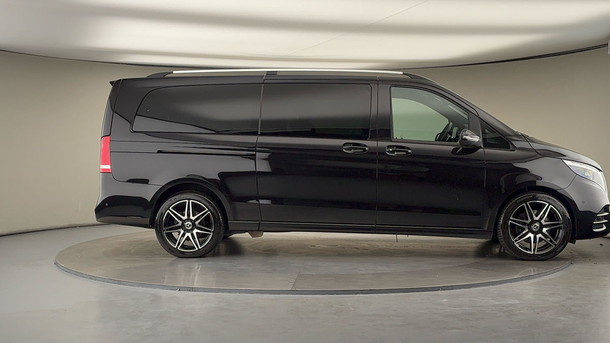 Used Mercedes-Benz V-Class 2023 for sale - 75999272: Photo 16