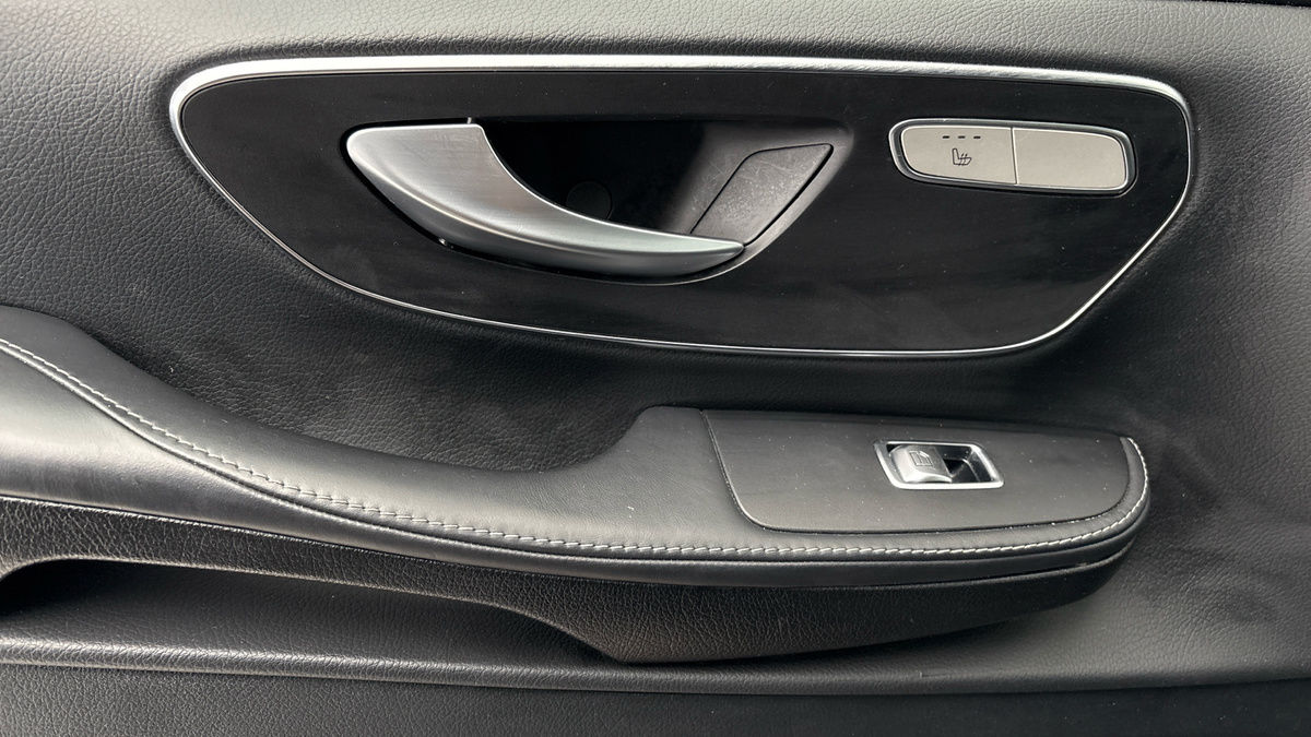 Used Mercedes-Benz V-Class 2023 for sale - 75999272: Photo 19