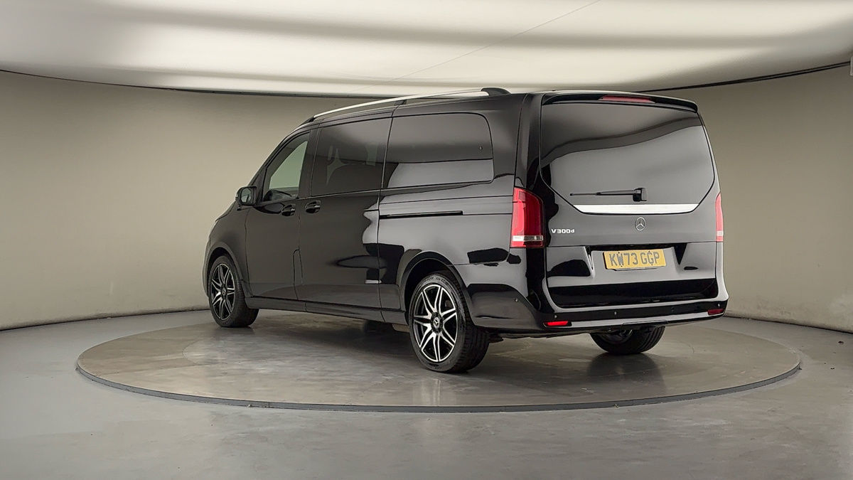 Used Mercedes-Benz V-Class 2023 for sale - 75999272: Photo 2