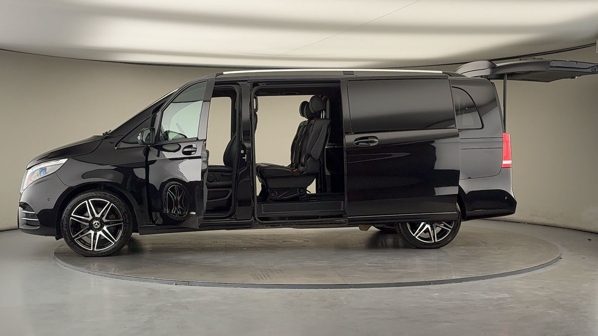 Used Mercedes-Benz V-Class 2023 for sale - 75999272: Photo 47