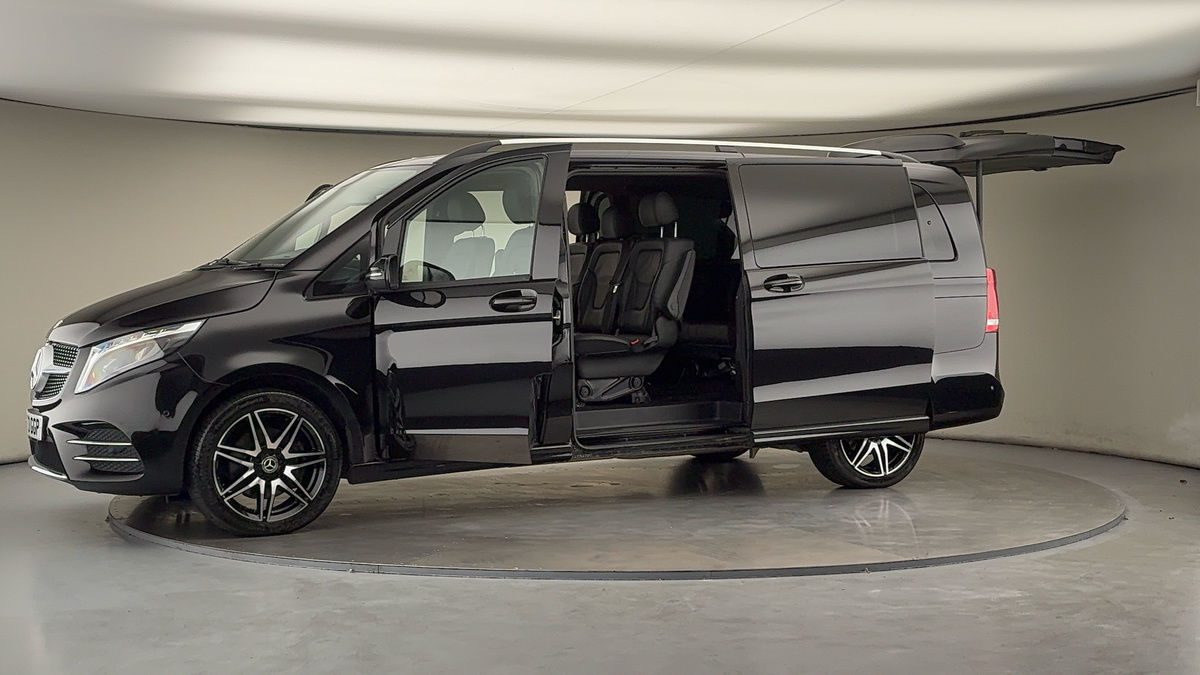 Used Mercedes-Benz V-Class 2023 for sale - 75999272: Photo 48