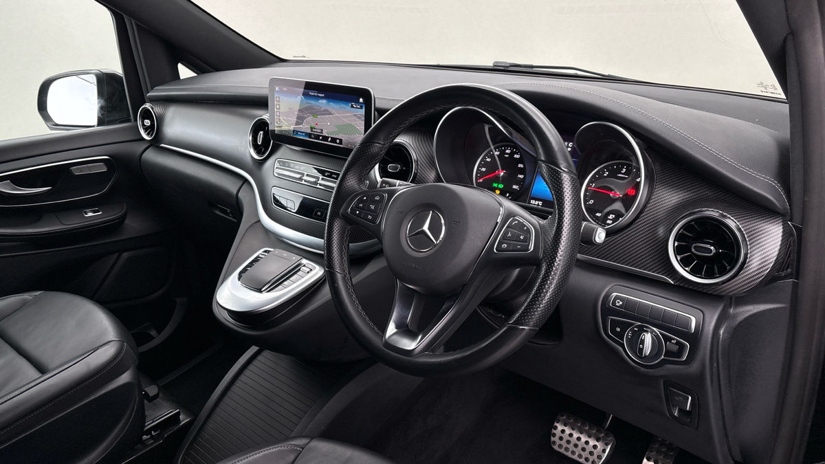 Used Mercedes-Benz V-Class 2023 for sale - 75999272: Photo 5