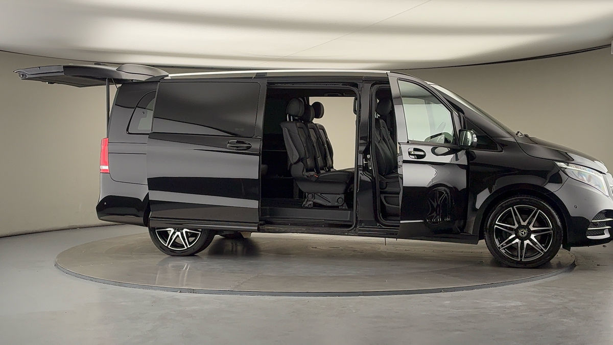 Used Mercedes-Benz V-Class 2023 for sale - 75999272: Photo 55