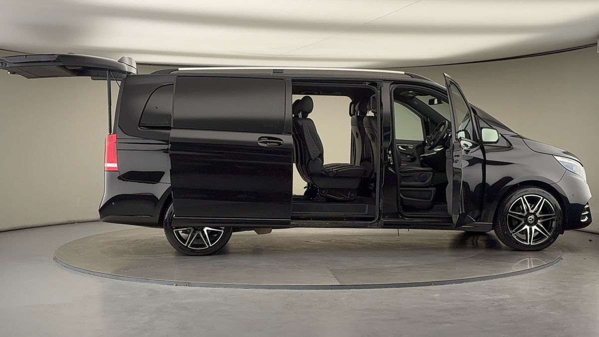 Used Mercedes-Benz V-Class 2023 for sale - 75999272: Photo 56