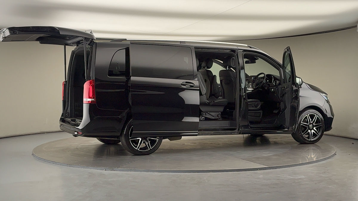 Used Mercedes-Benz V-Class 2023 for sale - 75999272: Photo 57