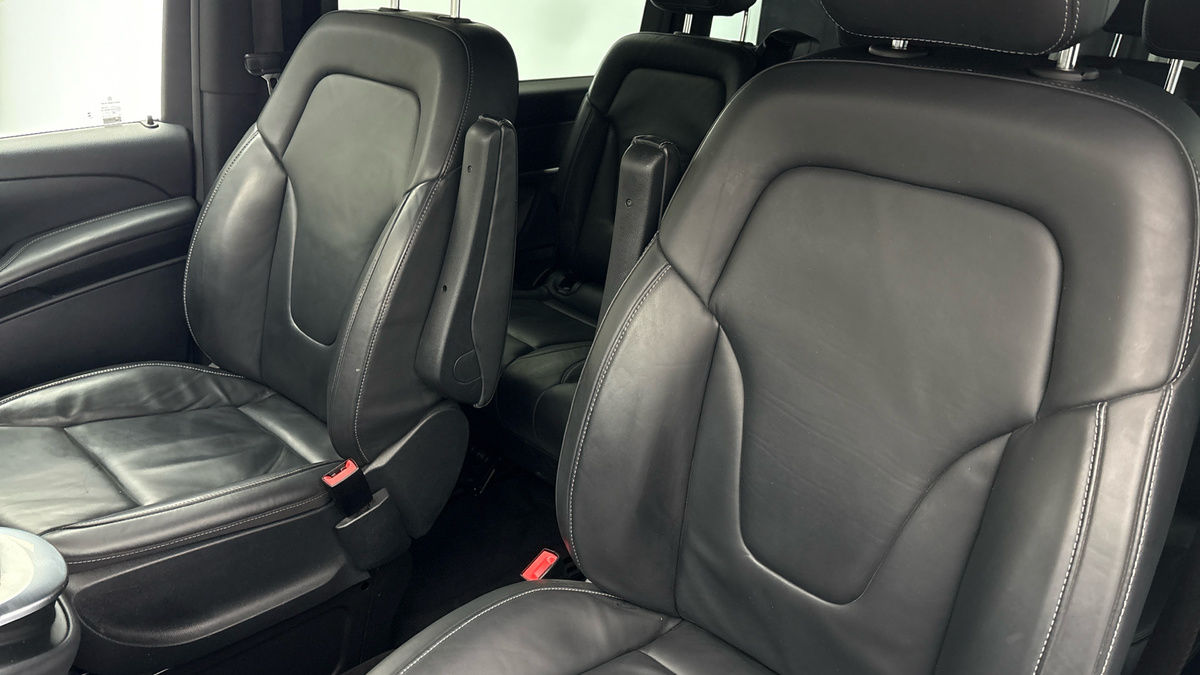 Used Mercedes-Benz V-Class 2023 for sale - 75999272: Photo 7