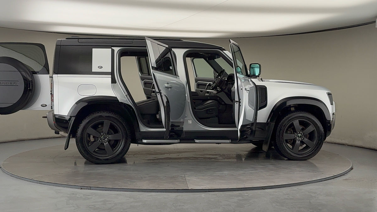 Used Land Rover Defender 110 2022 for sale - 77213246: Photo 56