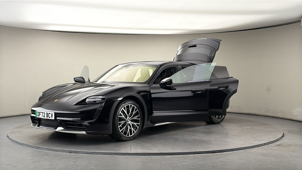 Used Porsche Taycan 2022 for sale - 77937575: Photo 22