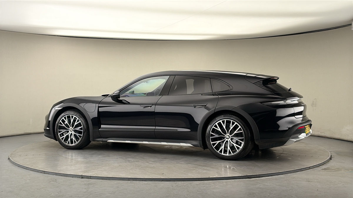 Used Porsche Taycan 2022 for sale - 77937575: Photo 30