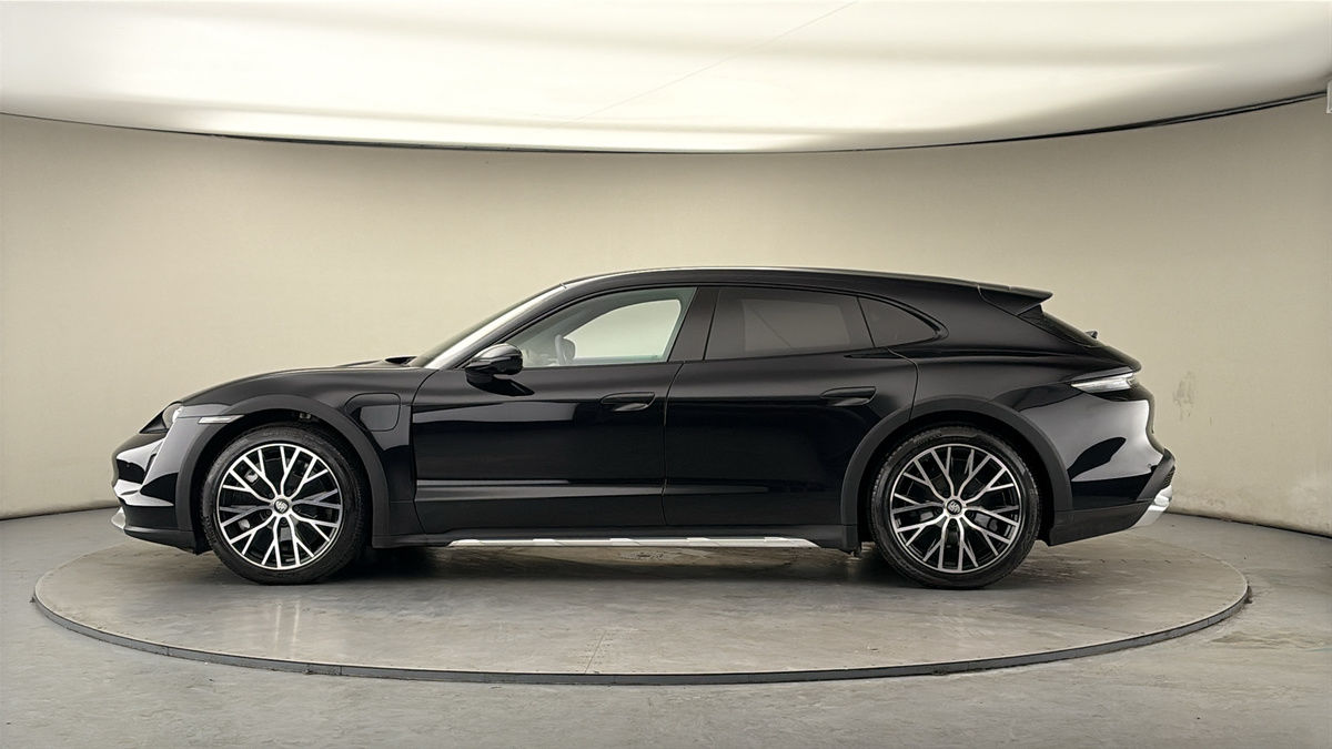 Used Porsche Taycan 2022 for sale - 77937575: Photo 31