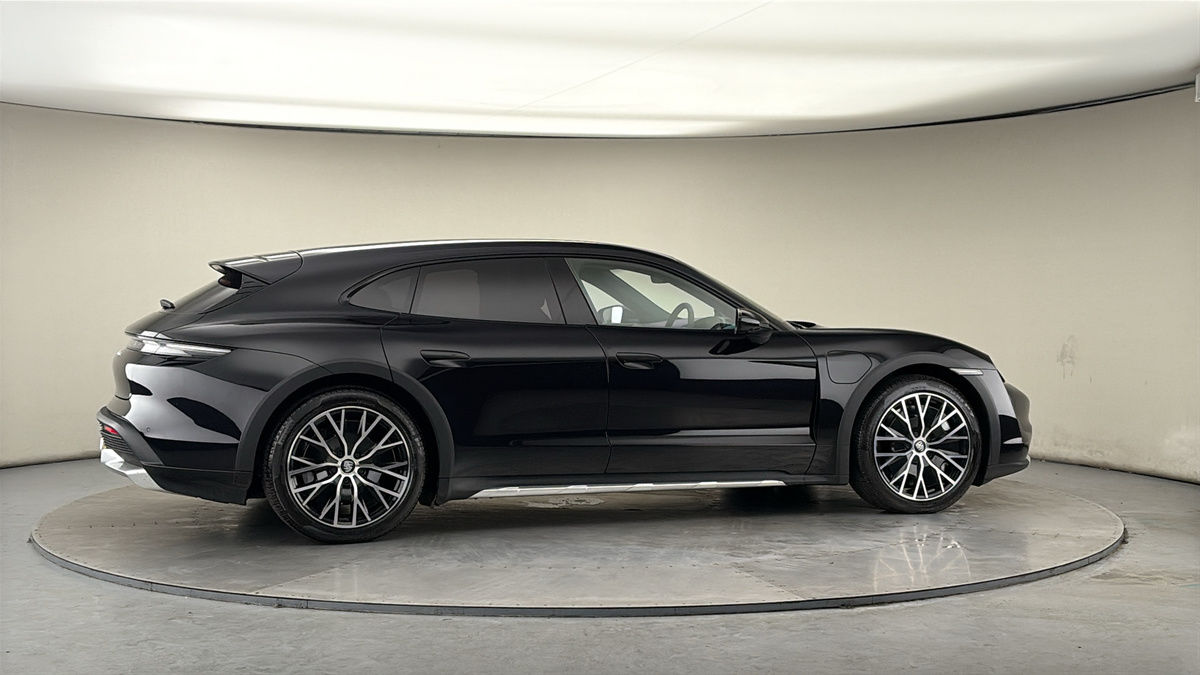 Used Porsche Taycan 2022 for sale - 77937575: Photo 41