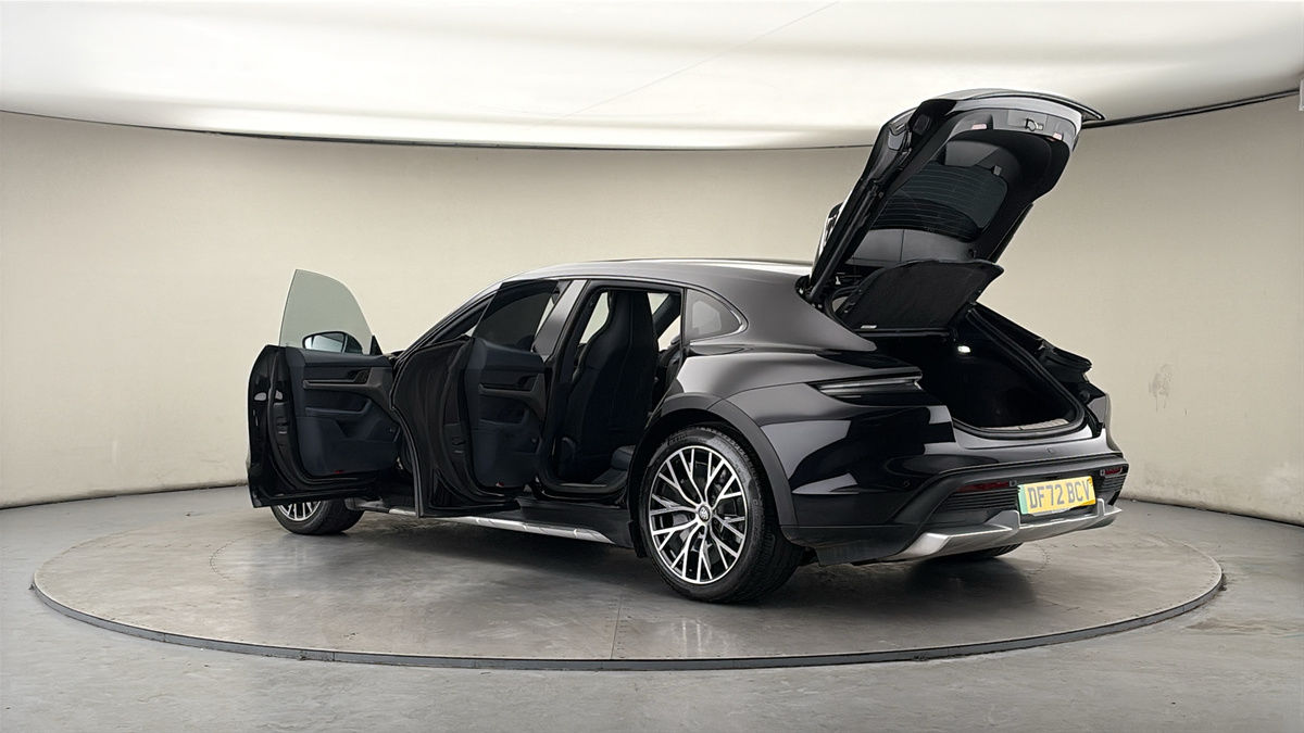 Used Porsche Taycan 2022 for sale - 77937575: Photo 47