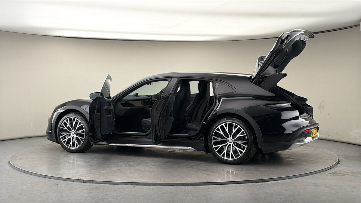 Used Porsche Taycan 2022 for sale - 77937575: Photo 49