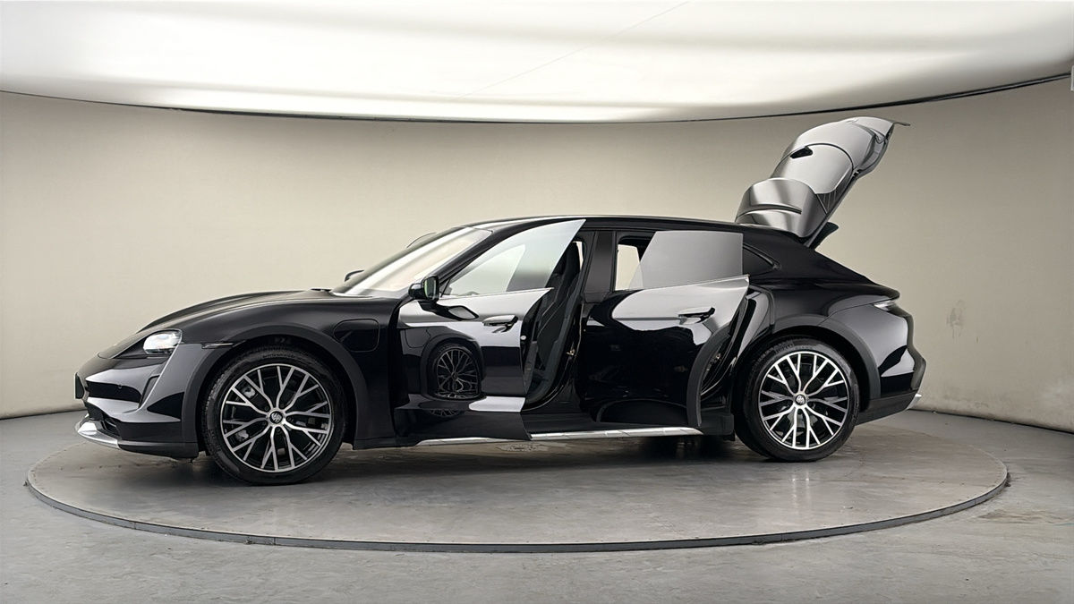 Used Porsche Taycan 2022 for sale - 77937575: Photo 51