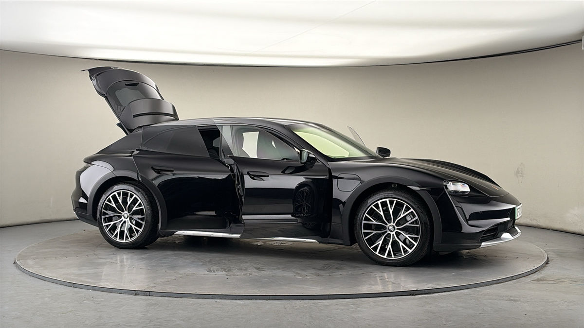 Used Porsche Taycan 2022 for sale - 77937575: Photo 58