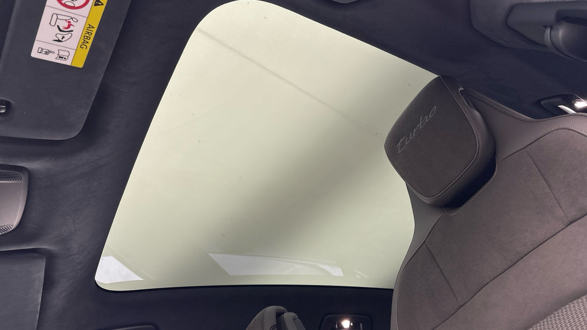 Used Porsche Taycan 2022 for sale - 77937575: Photo 6