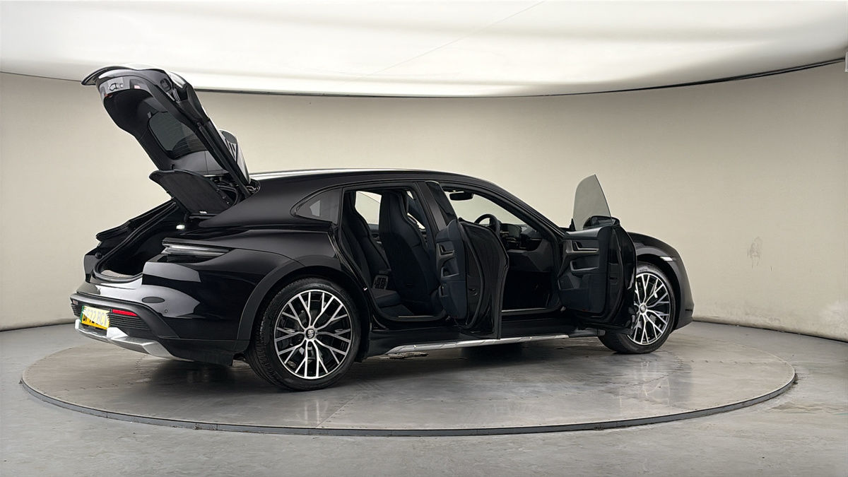 Used Porsche Taycan 2022 for sale - 77937575: Photo 61