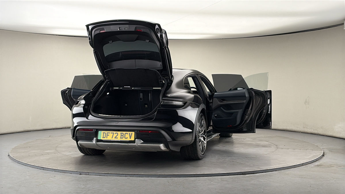 Used Porsche Taycan 2022 for sale - 77937575: Photo 63