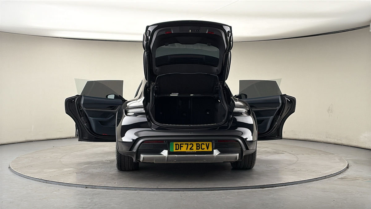 Used Porsche Taycan 2022 for sale - 77937575: Photo 64