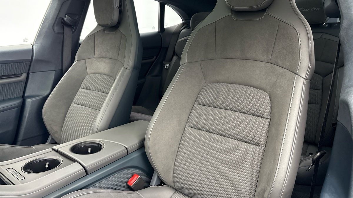 Used Porsche Taycan 2022 for sale - 77937575: Photo 7