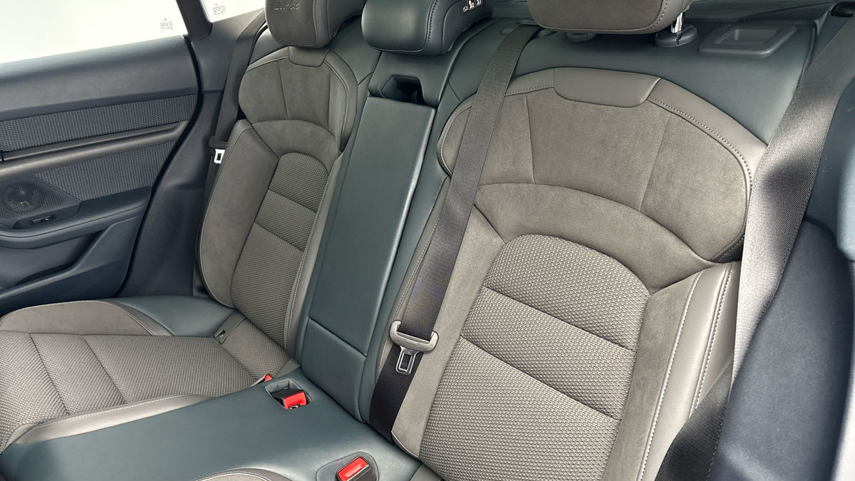 Used Porsche Taycan 2022 for sale - 77937575: Photo 8