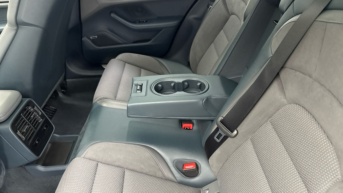 Used Porsche Taycan 2022 for sale - 77937575: Photo 9