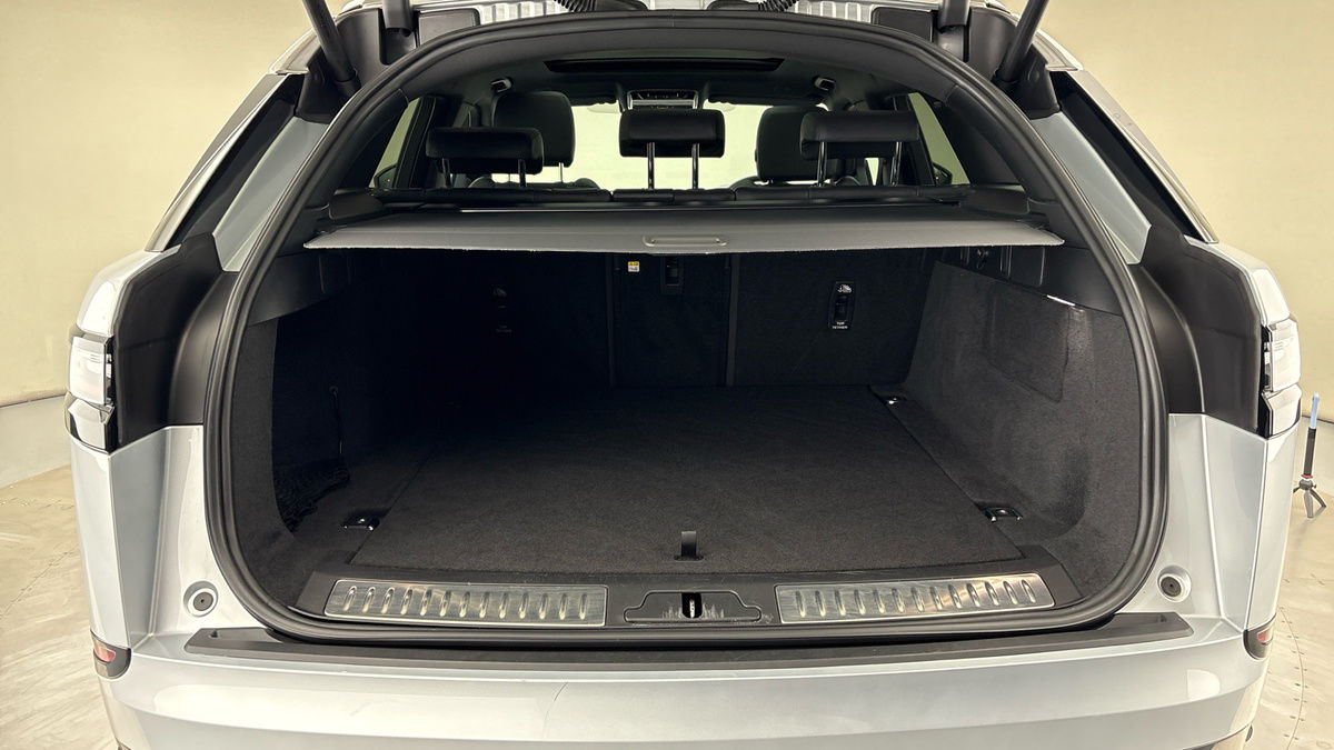 Used Land Rover Range Rover Velar 2023 for sale - 76040261: Photo 11