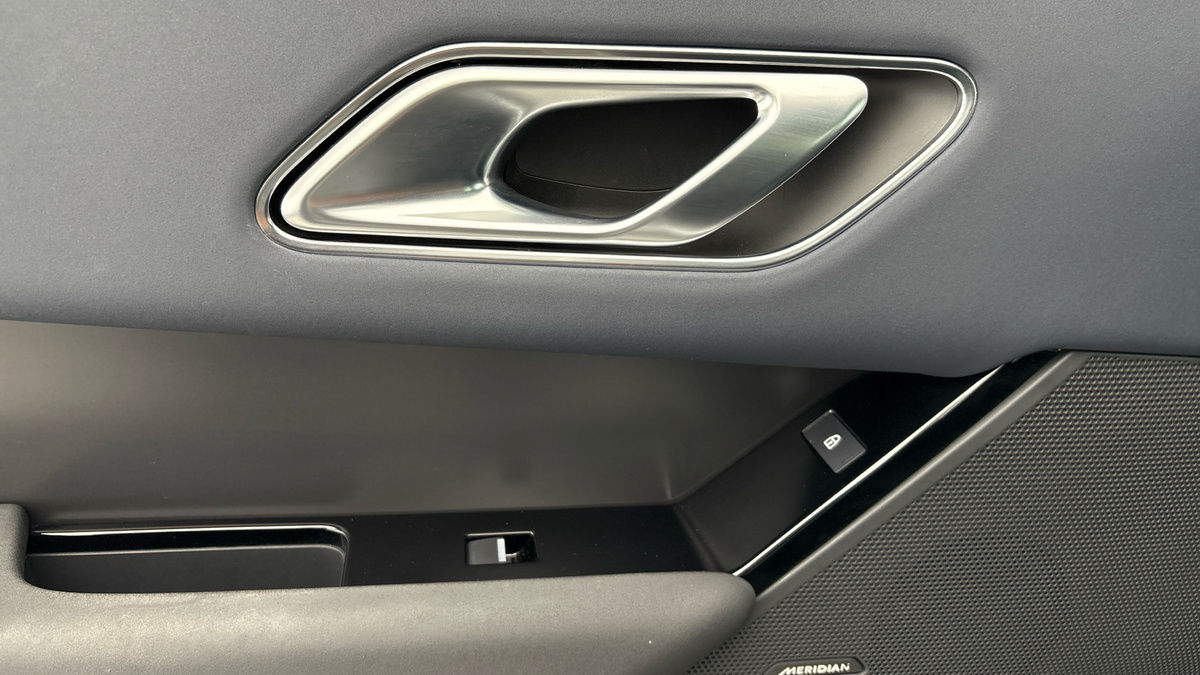 Used Land Rover Range Rover Velar 2023 for sale - 76040261: Photo 19