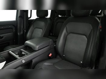 Used Land Rover Defender 110 2022 for sale - 75398526: Photo
