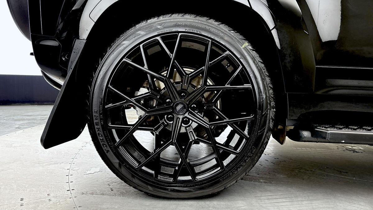 Used Land Rover Defender 110 2023 for sale - 76559621: Photo 10