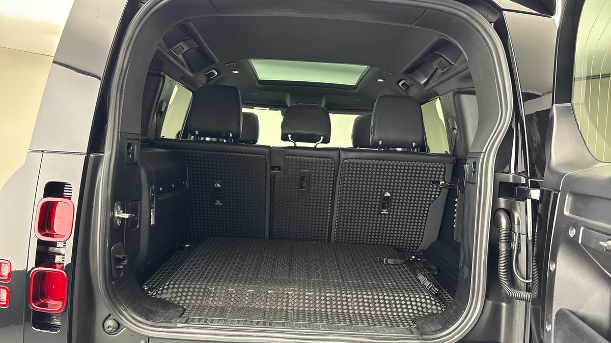 Used Land Rover Defender 110 2023 for sale - 76559621: Photo 11