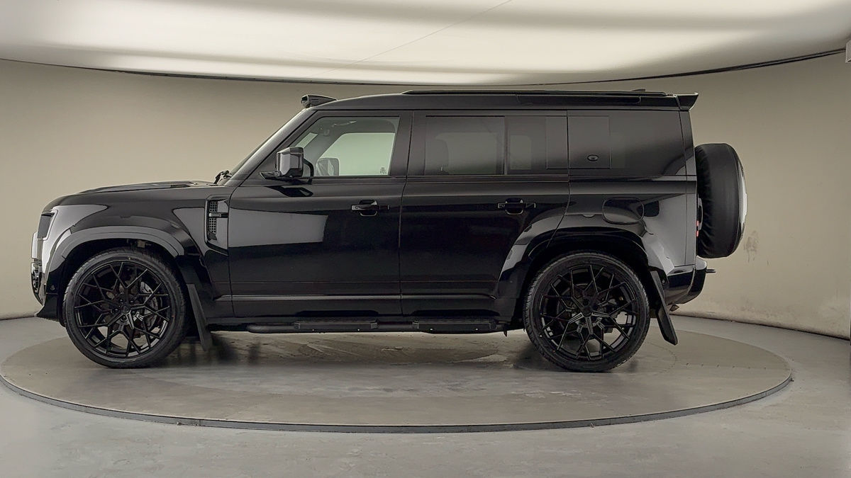 Used Land Rover Defender 110 2023 for sale - 76559621: Photo 15