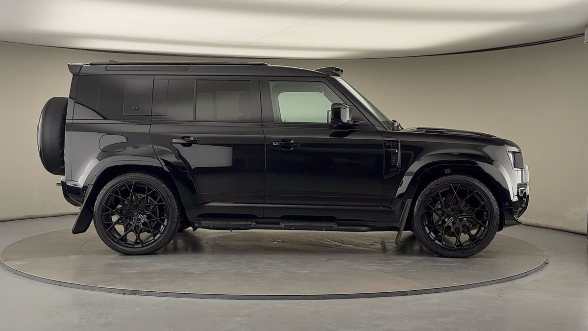 Used Land Rover Defender 110 2023 for sale - 76559621: Photo 16