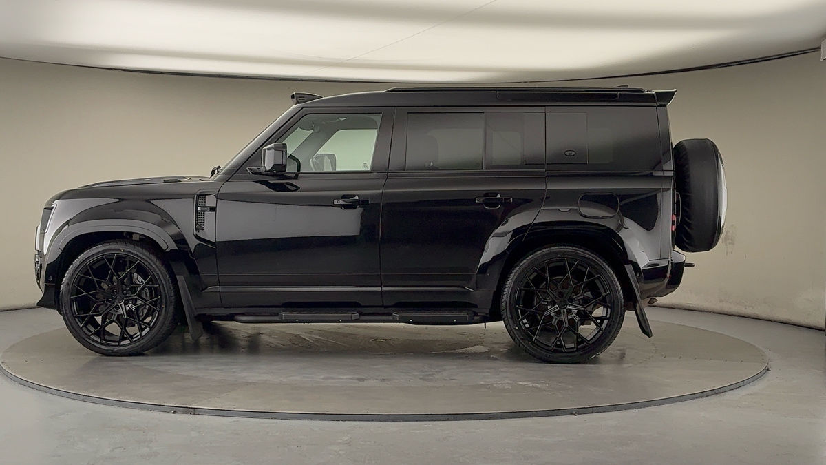 Used Land Rover Defender 110 2023 for sale - 76559621: Photo 33