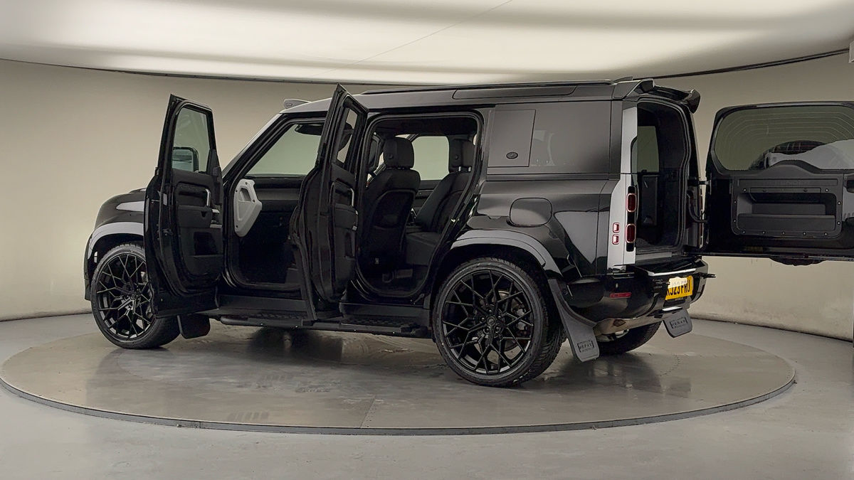 Used Land Rover Defender 110 2023 for sale - 76559621: Photo 51