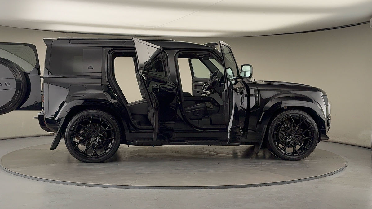 Used Land Rover Defender 110 2023 for sale - 76559621: Photo 62