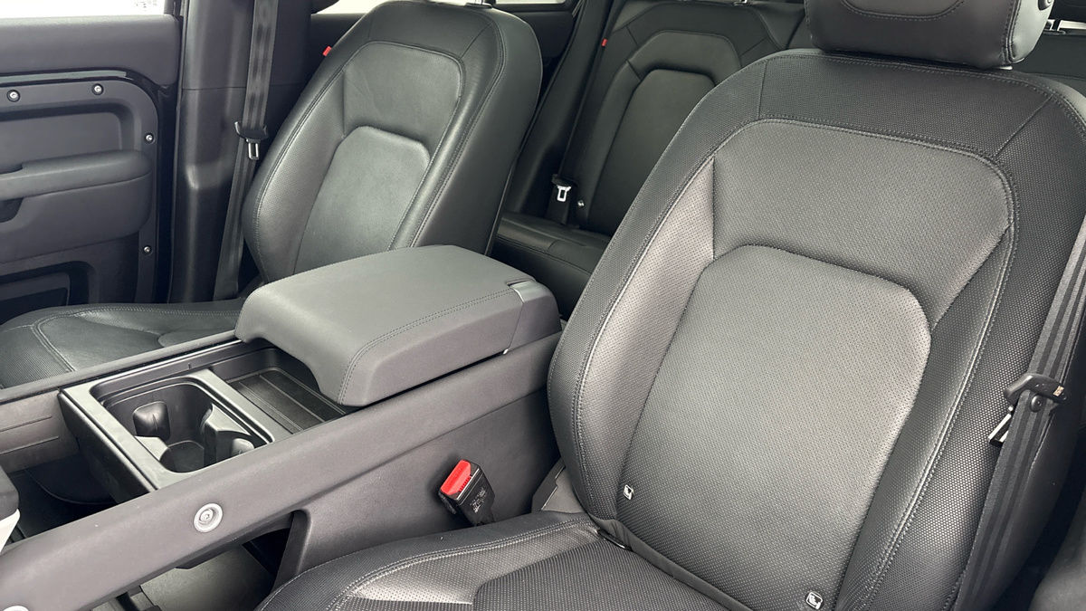 Used Land Rover Defender 110 2023 for sale - 76559621: Photo 7