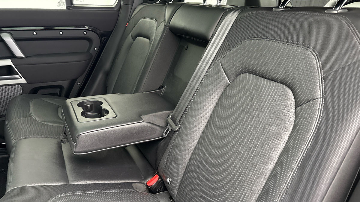 Used Land Rover Defender 110 2023 for sale - 76559621: Photo 9
