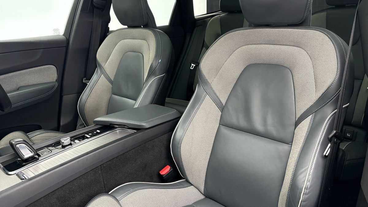 Used Volvo XC60 2020 for sale - 77213260: Photo 7